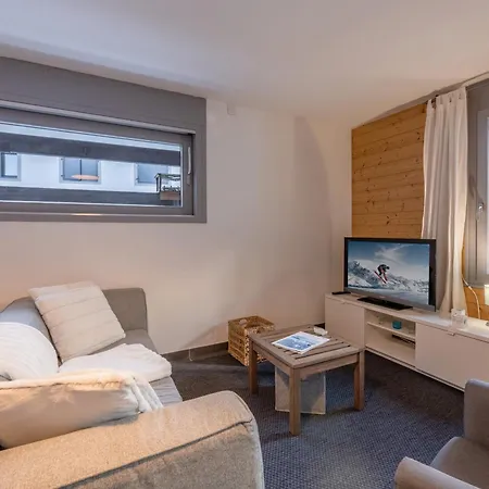 : Moderne 4 Pers, Proche Gare Et Pistes, Avec Wifi Et Parking - Fr-1-343-255