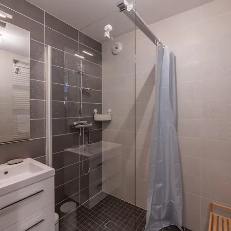 דירה Spacieux Avec Wifi Au Centre De - Fr-1-343-255 *
